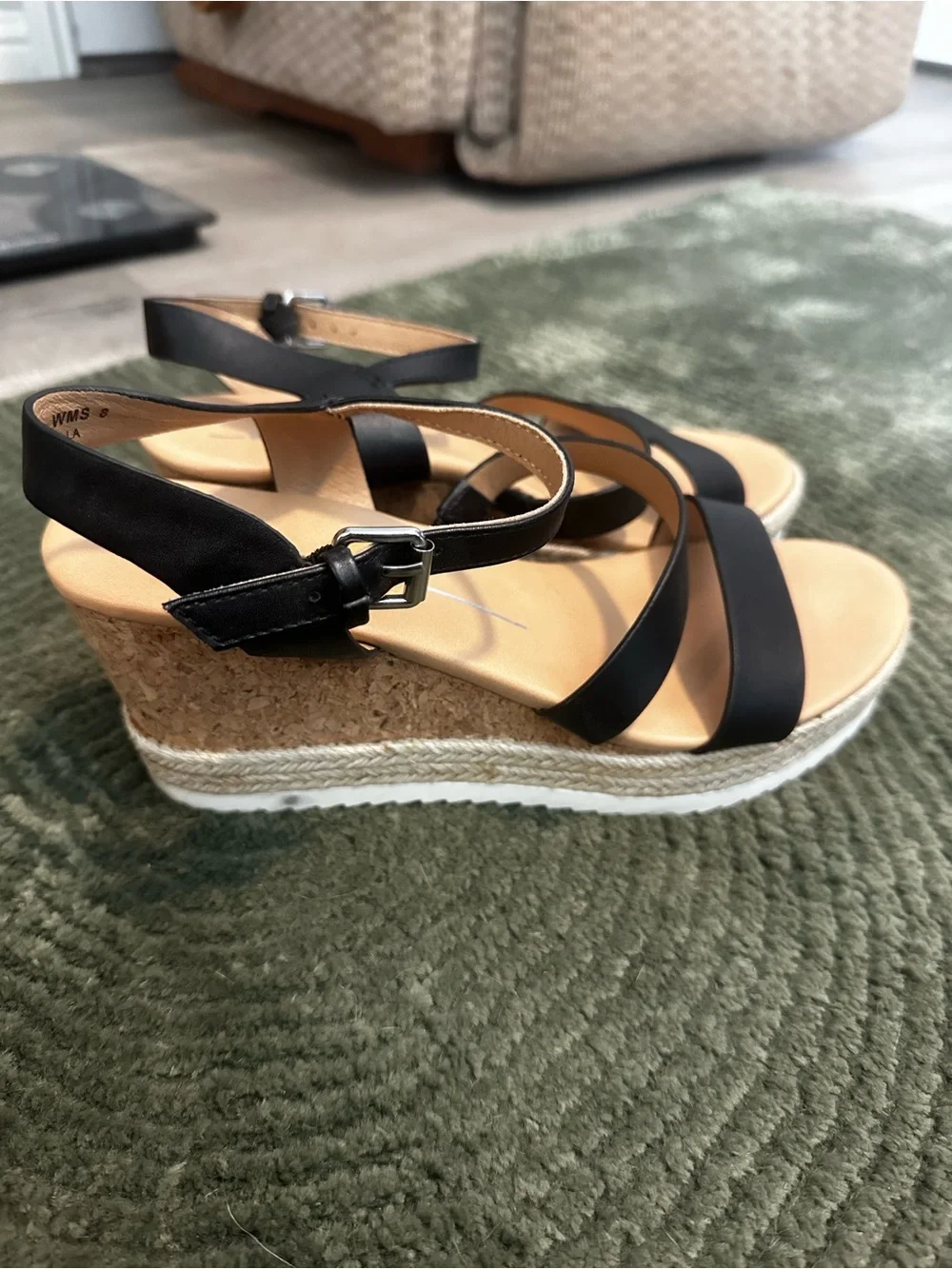 Black wedges